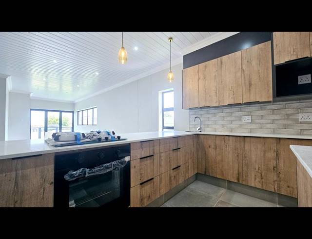 3 BEDROOM HOUSE FOR SALE IN DANA BAY